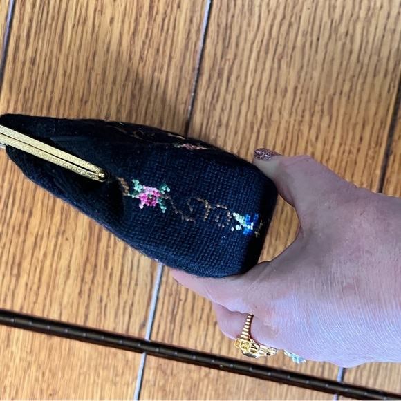 Spectacular Vintage Pettipoint Purse with Kisslock Change Purse and Mirror - Picture 11 of 15